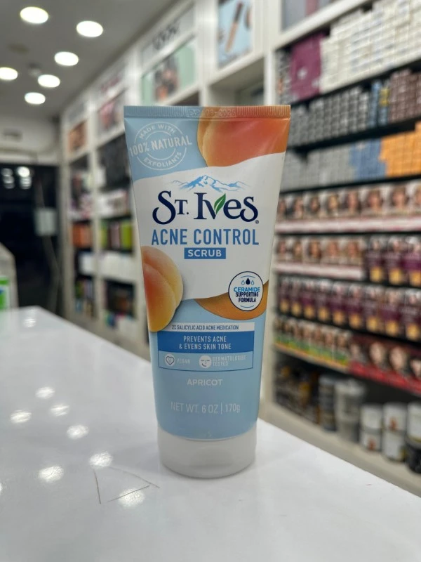 St. Ives Acne Control Apricot Scrub (170g) 2 St. Ives Acne Control Apricot Scrub (170g) - Image 2