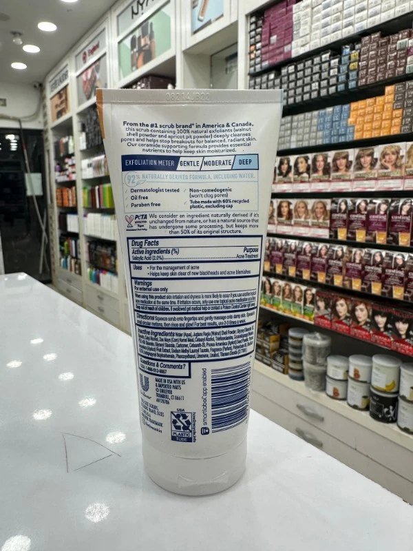 St. Ives Acne Control Apricot Scrub (170g) 3 St. Ives Acne Control Apricot Scrub (170g) - Image 3