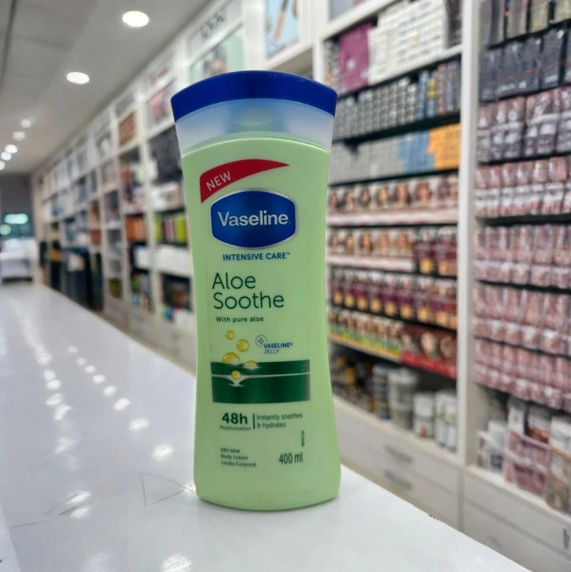 Vaseline Intensive Care Aloe Soothe Body Lotion (400ml) 2 Vaseline Intensive Care Aloe Soothe Body Lotion (400ml) - Image 2